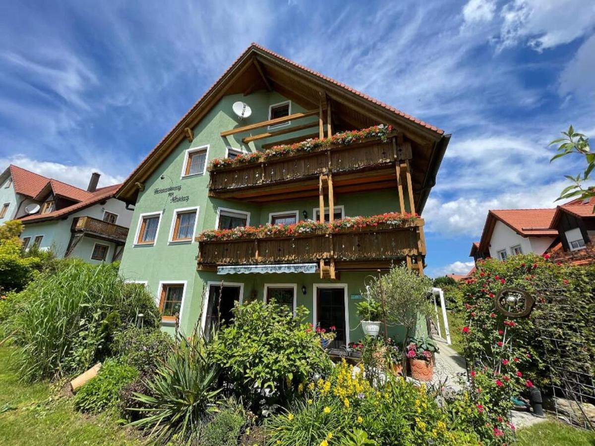 Ferienwohnungen Am Kirchberg Neualbenreuth Exterior photo